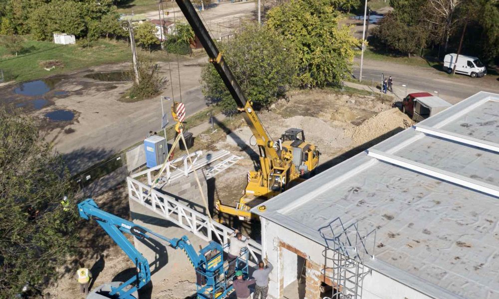 Cegléd kereskedelmi épület 2