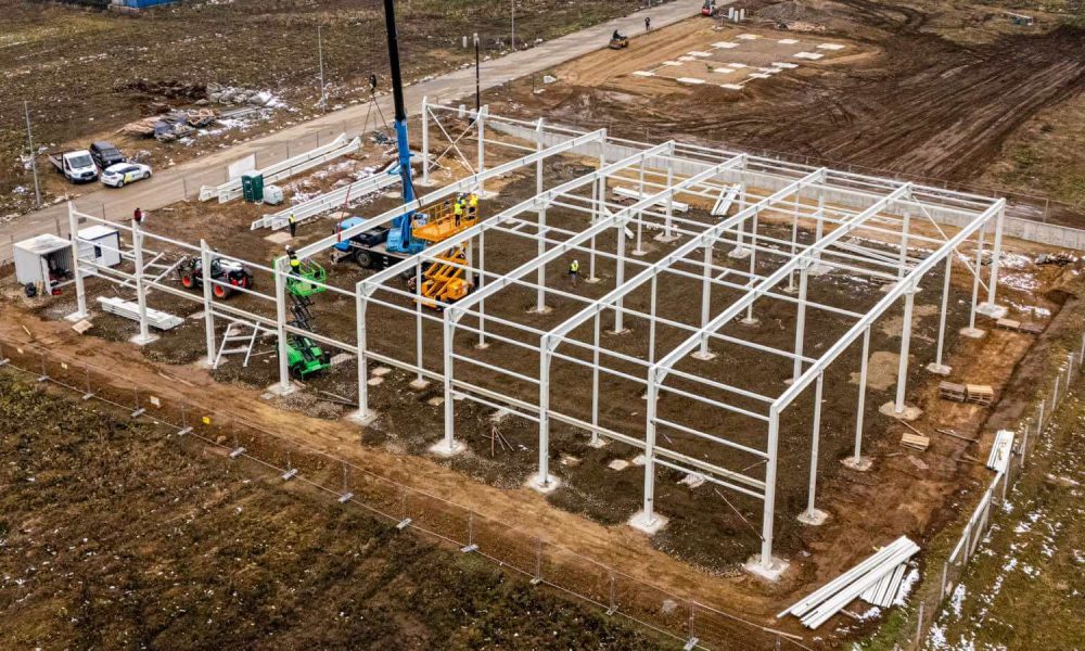 Iroda és raktárcsarnok 1