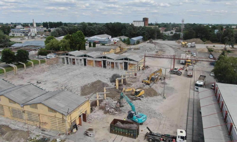 Kecskemét, vasbeton bortázozó bontása 5